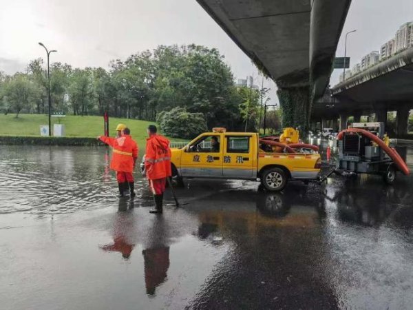 配资专业在线炒股配资 杭州城管部门全力应对强降雨 确保城市安全运行